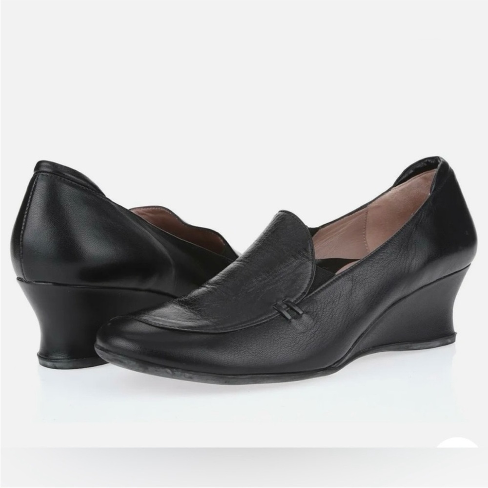 Beautifeel | Black Leather Slip On Round Toe Heels Wedges Shoes. Size 11 (42)
